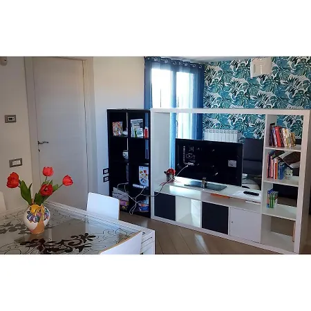 Attico Con Terrazzo アパート
