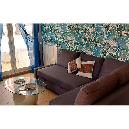 アパート Attico Con Terrazzo *